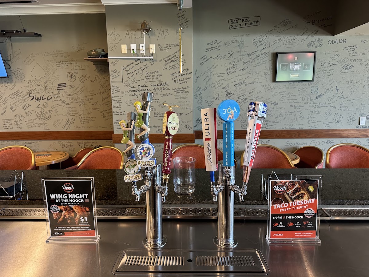 The Hooch Restaurant & Bar