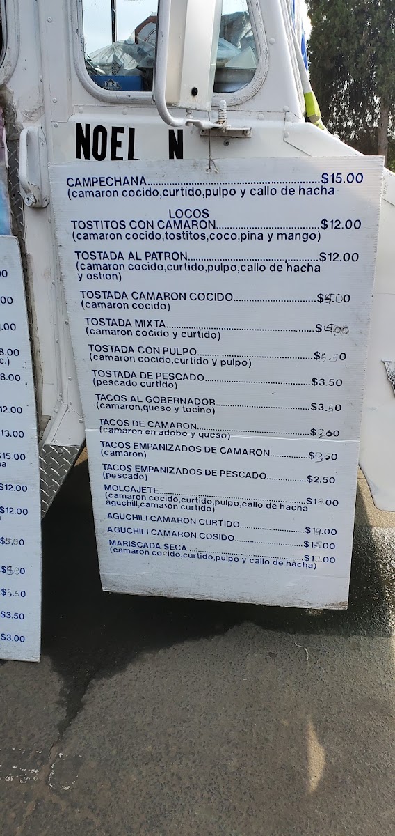 Mariscos El Patron menu board
