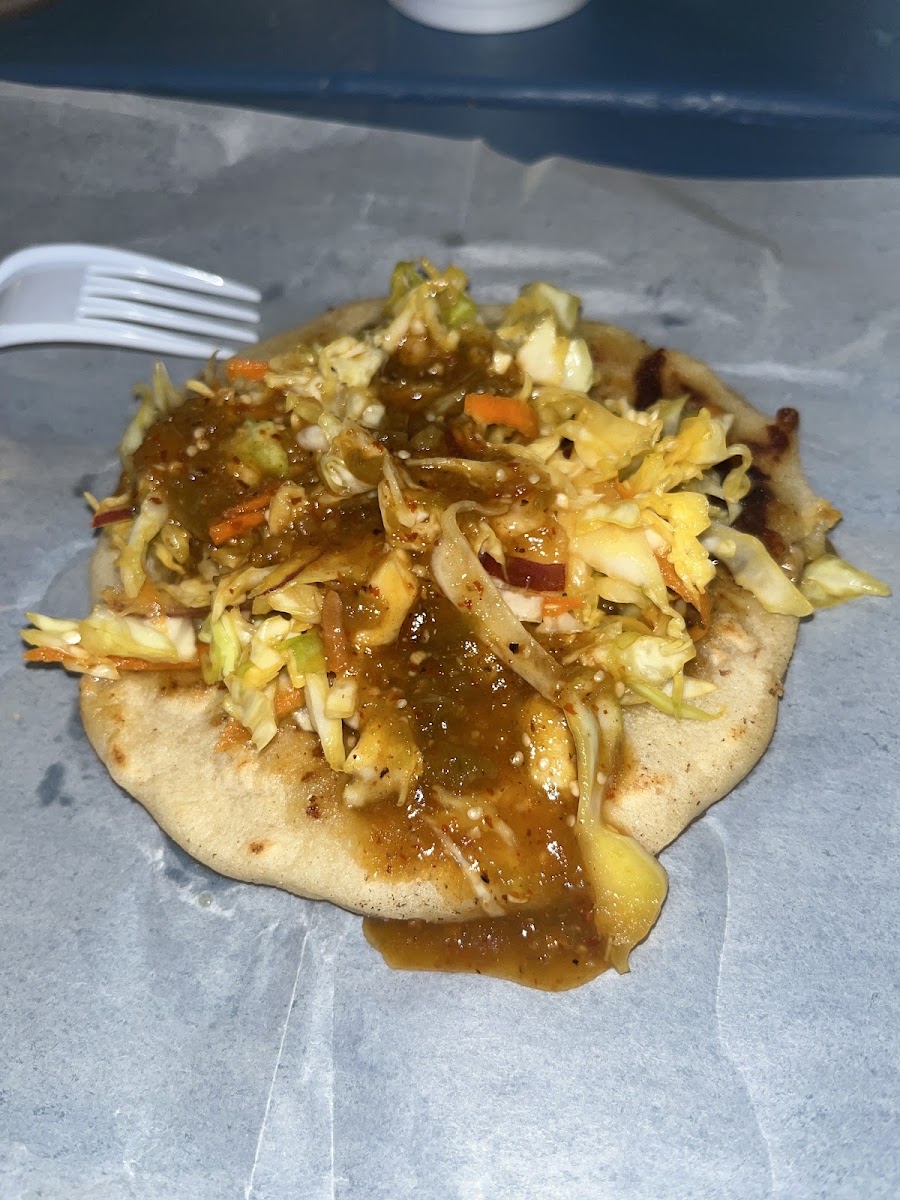 Ana's pupusas/Antojitos mexicanos