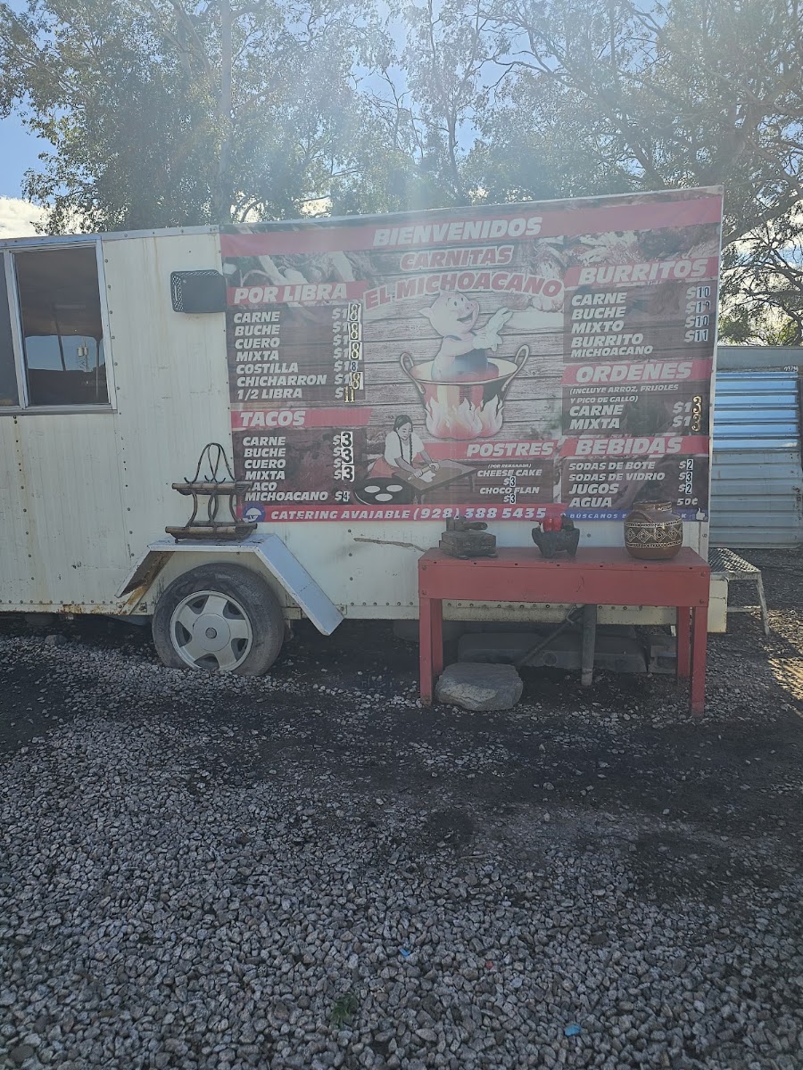 Carnitas El Michoacáno menu board