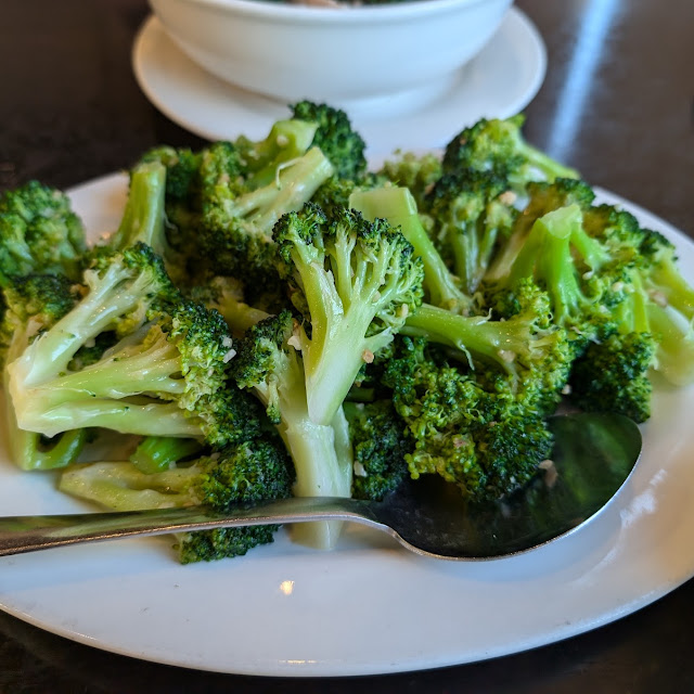 Gailan with Garlic Sauce