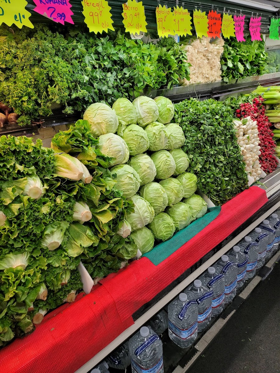Antojitos Y Carniceria Tadeo