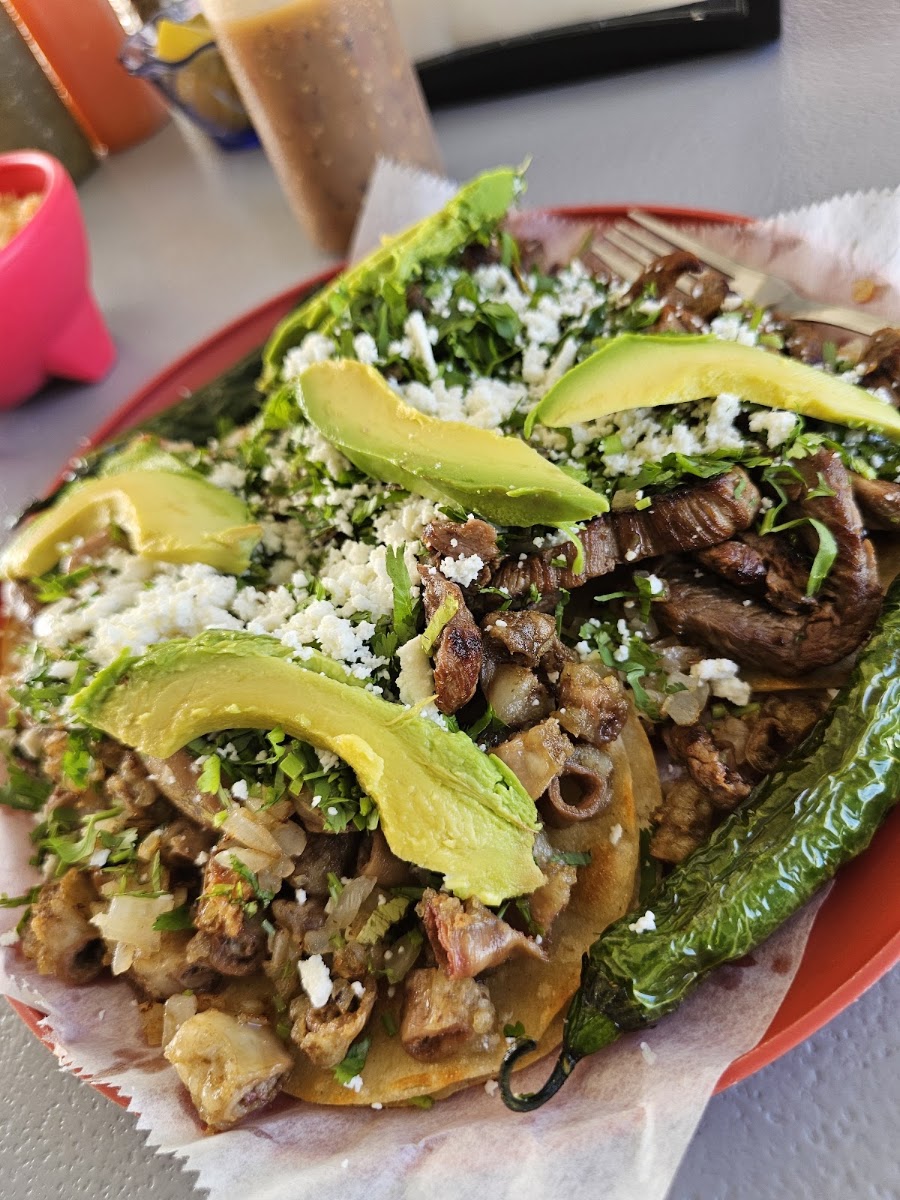 Tacos y Carnitas “El Jefe”
