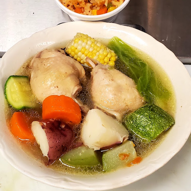 Caldo de Pollo