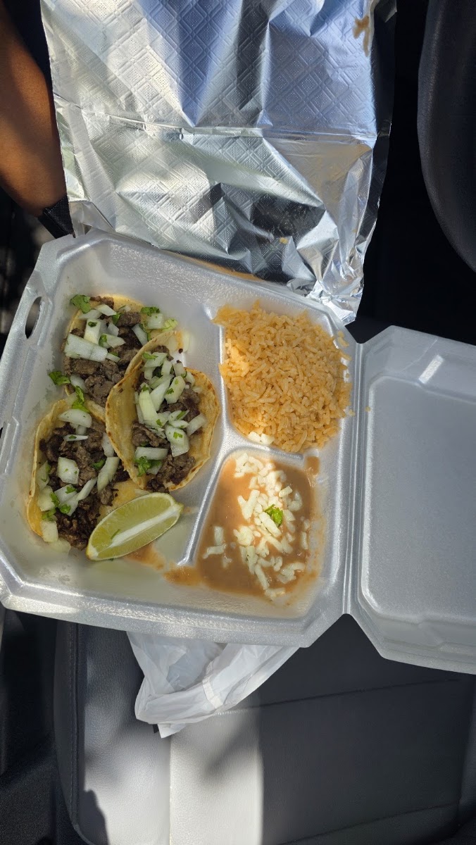 Nin's 5 Tacos