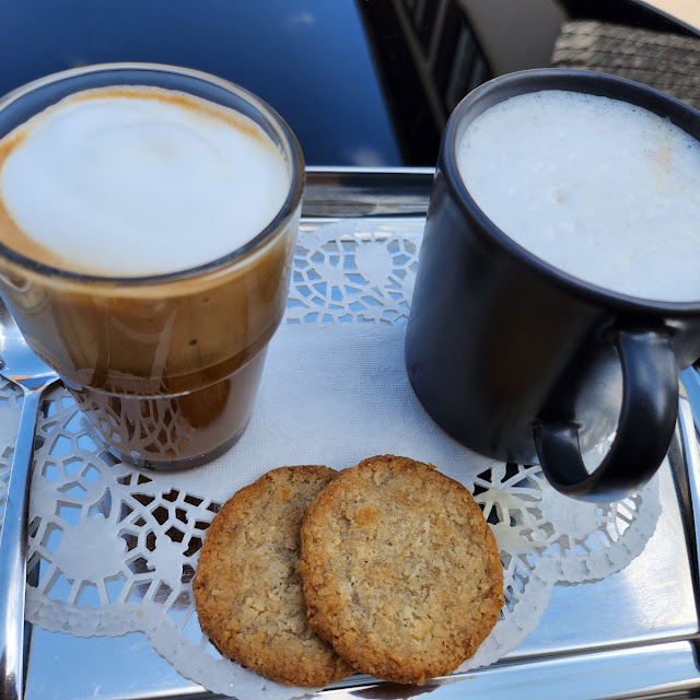 Curtado & Cappuccino