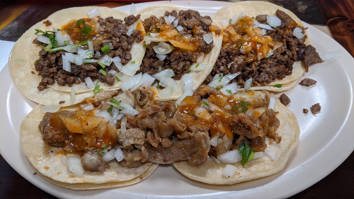 El Canelo Tacos y Mariscos