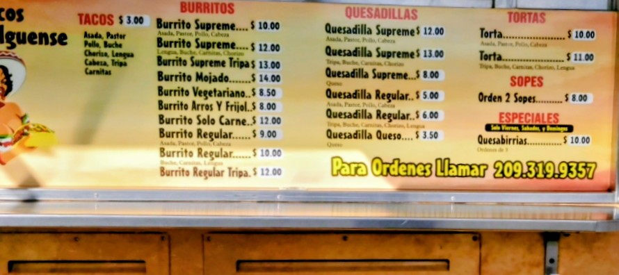 El HIDALGUENSE TACOS TRUCK menu board