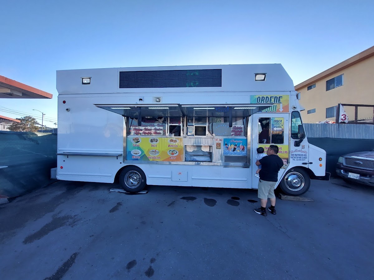 Los Tres Angelitos Tacos