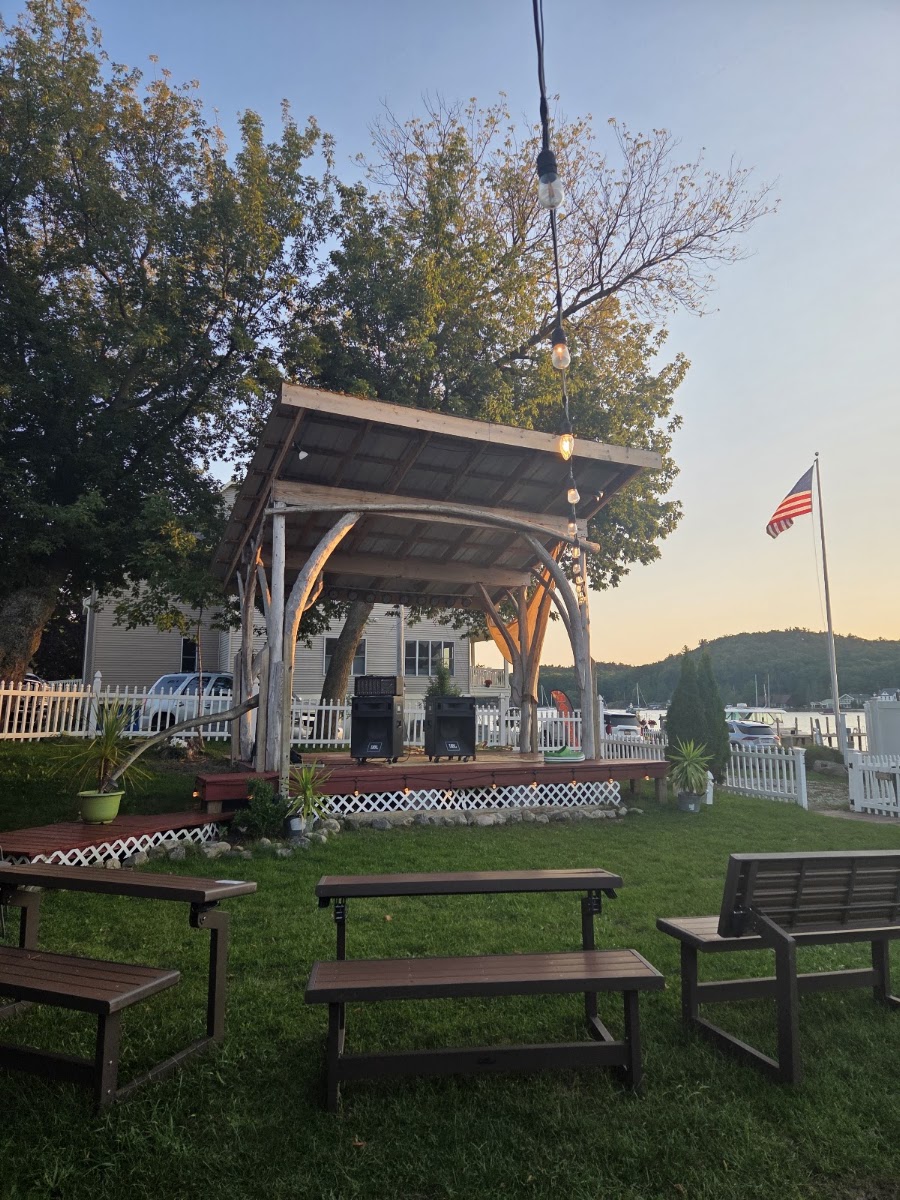 Village Cafe and Pub