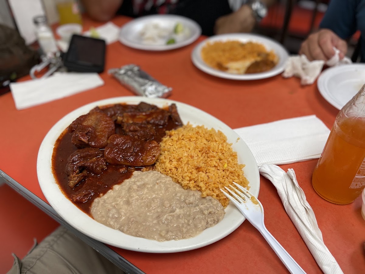 La Rosita Tienda & Taqueria
