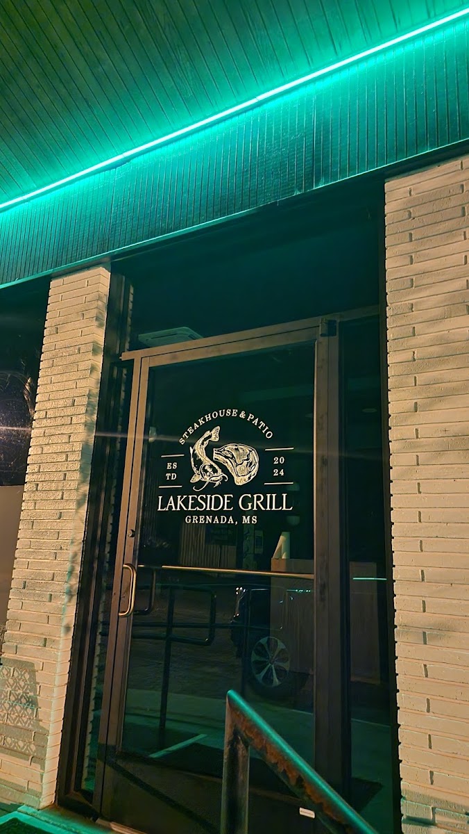 Lakeside Grill - Steakhouse & Patio