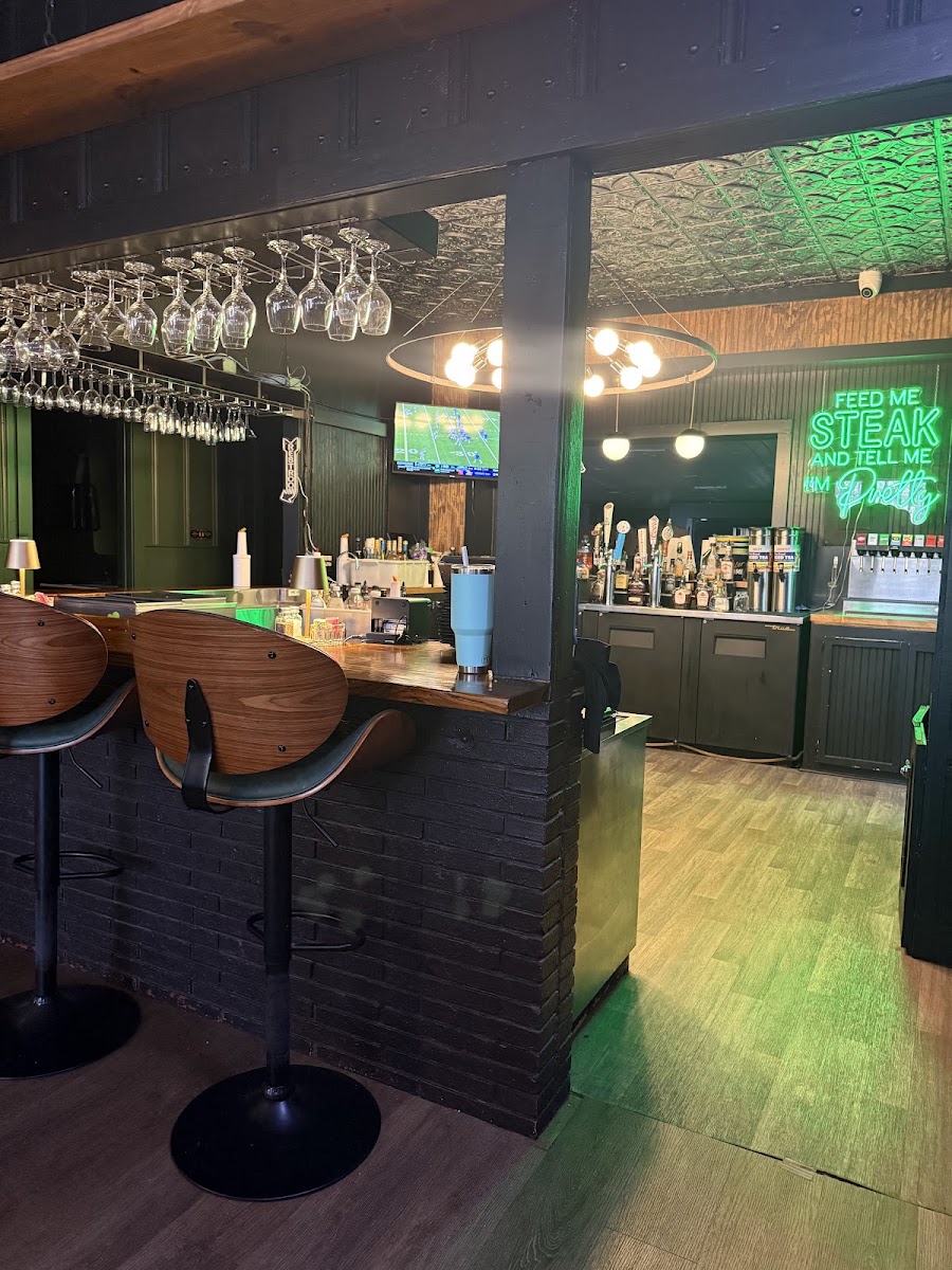 Lakeside Grill - Steakhouse & Patio