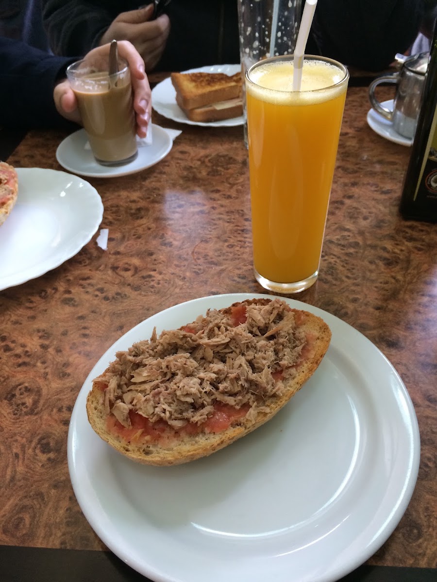 Cafetería Los Pérez