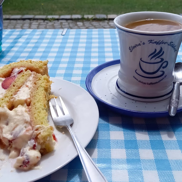 Selbstgemachte Erdbeerrolle