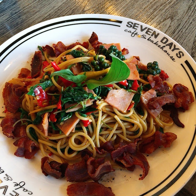Spaghetti Stir-Fried Kaled With