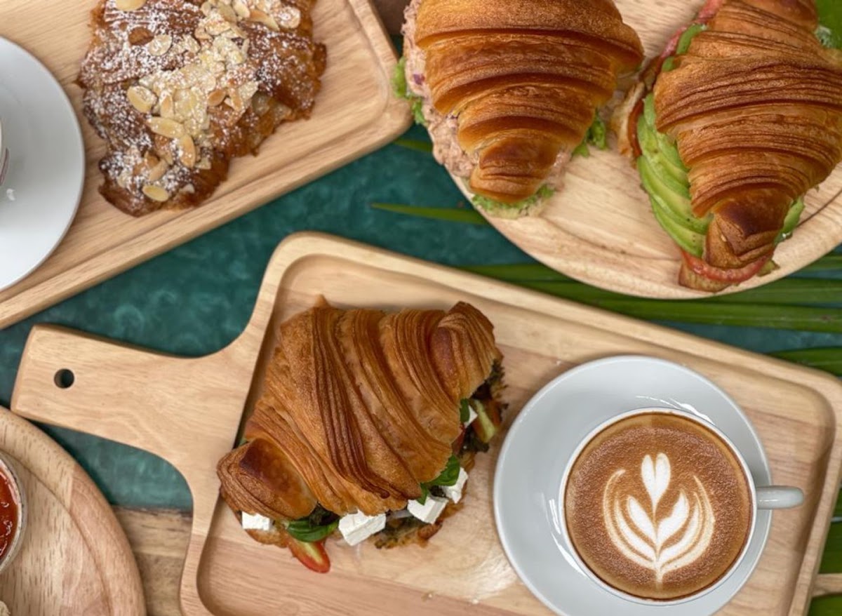 Coffee Connextions Cafe & Rooms