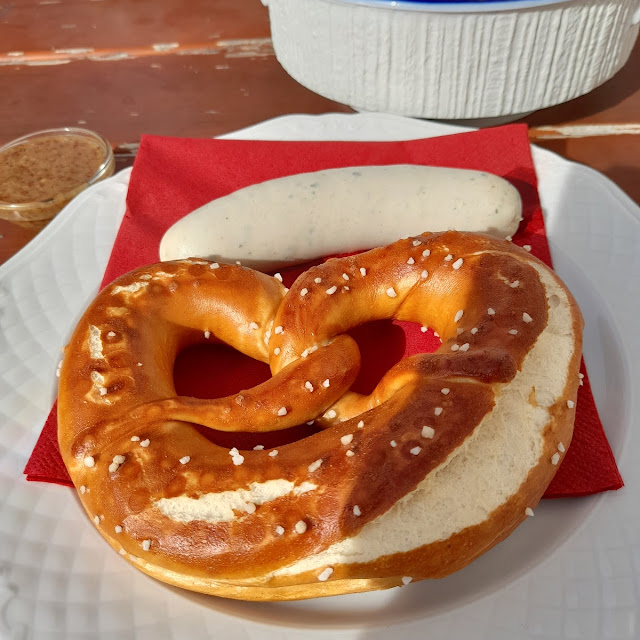 Weisswurst Mit Brezel