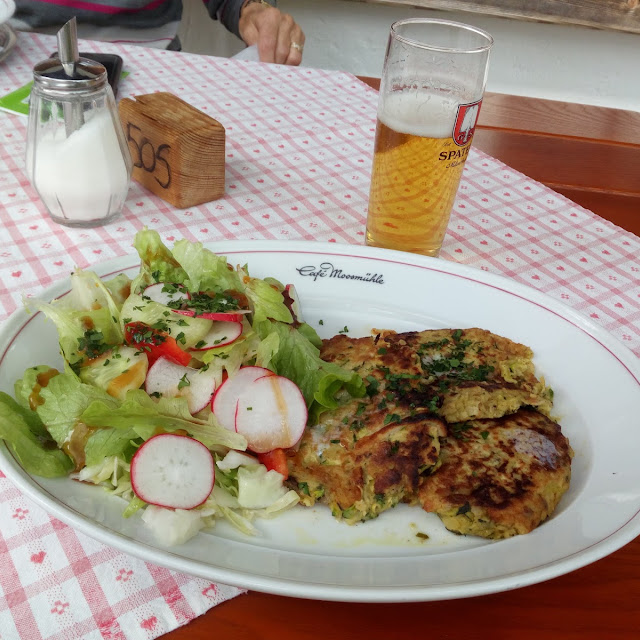 Gemüsebuletten Mit Salatteller