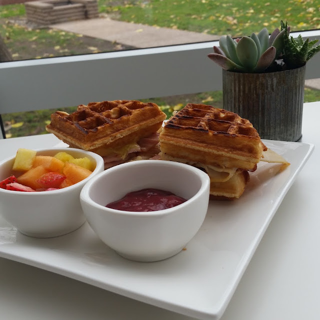 Waffle Monte Cristo