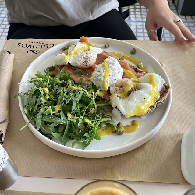 Sunny Side Smashed Avocado