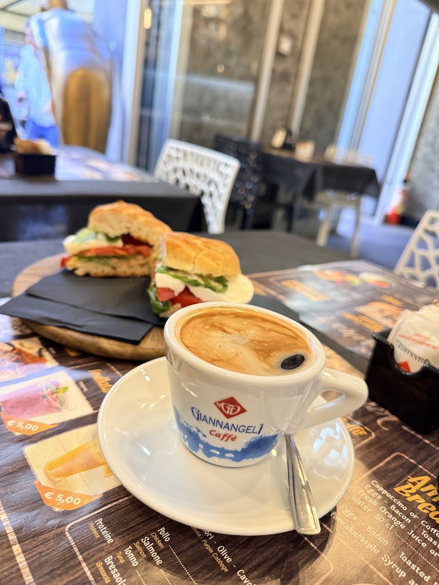 Caffè Cavour Di Vasselli Roberto