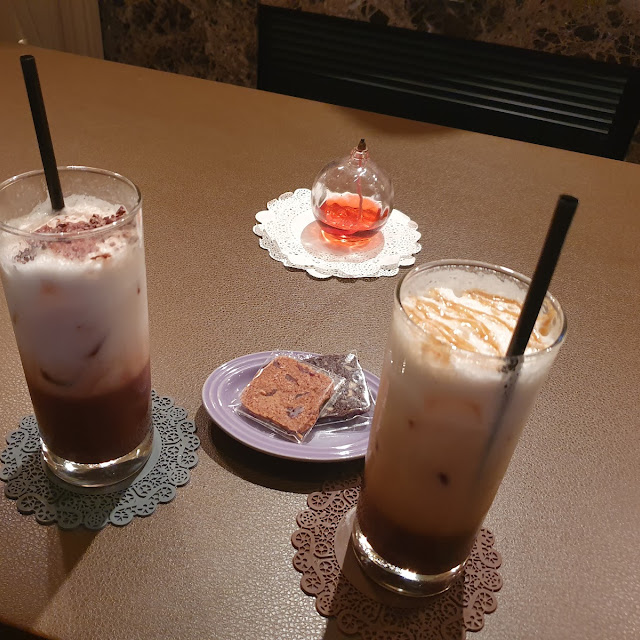 아이스초코와 카라멜라떼