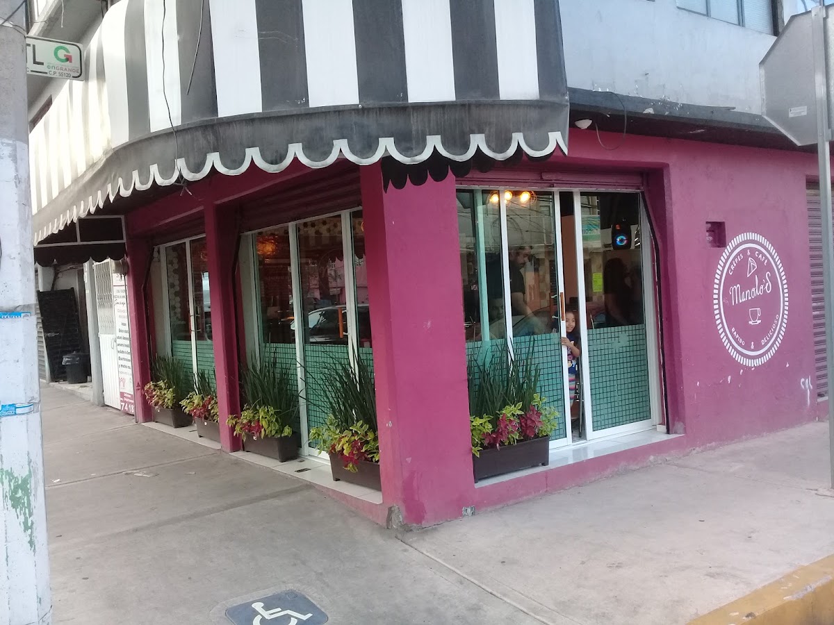 Manolo's Crêpes & Café