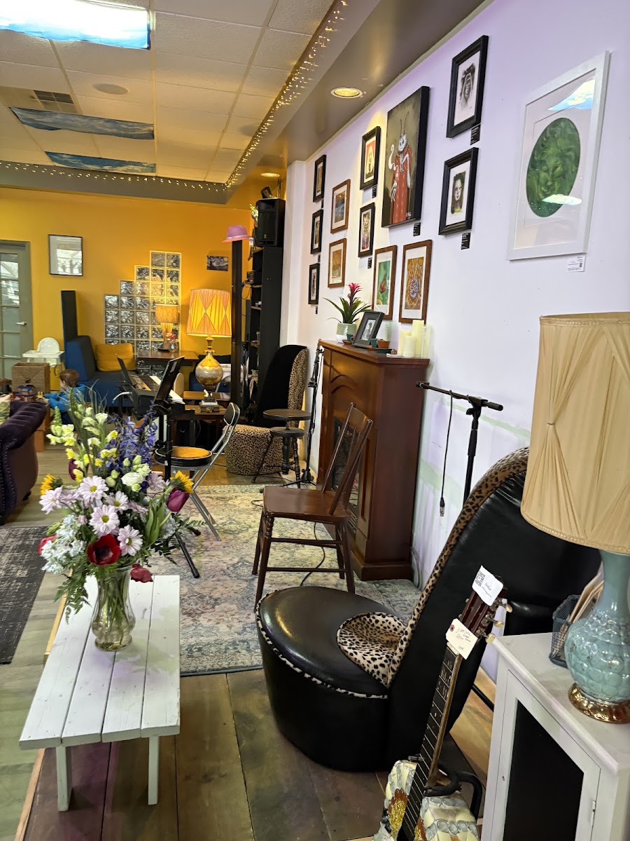The Pink Piano Cafe & Lounge