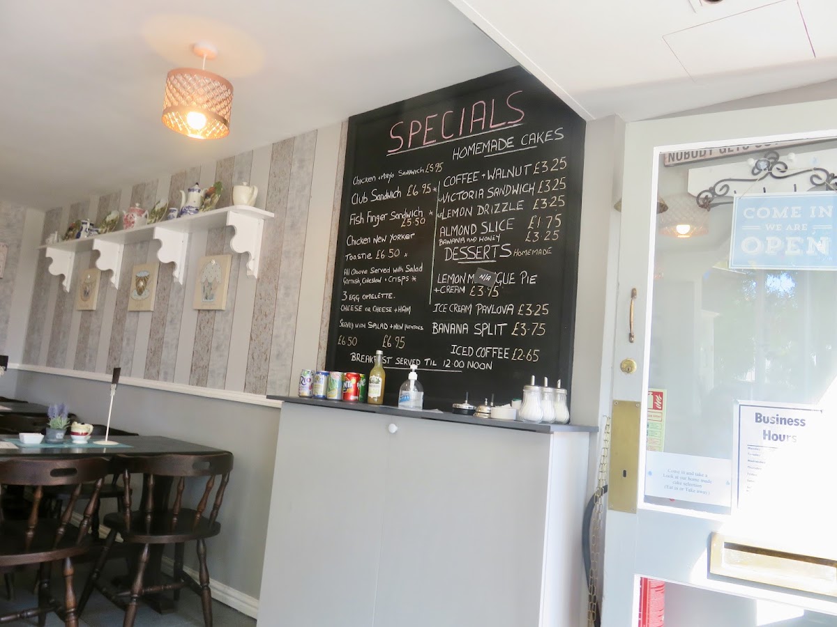 Milo's Cafe menu board