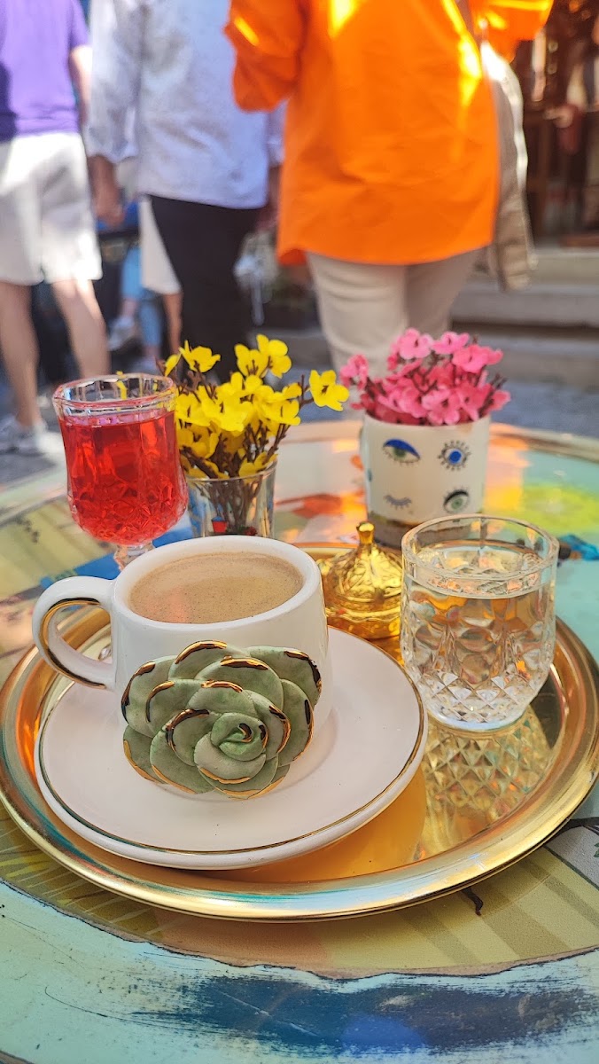 alaroof cafe dondurma hediyelik