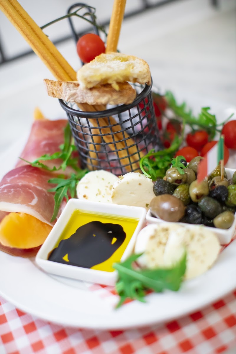 Nonno’s Olive Tree Cafe’