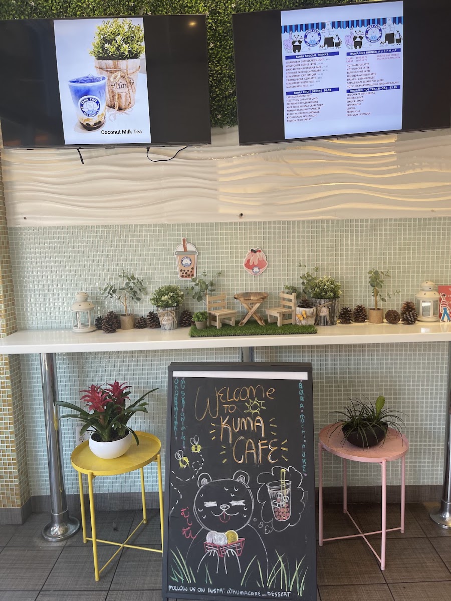 Kuma Cafe menu board