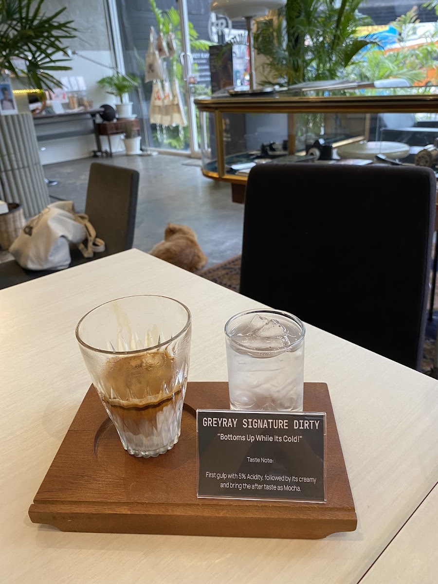 GREY RAY Café & More