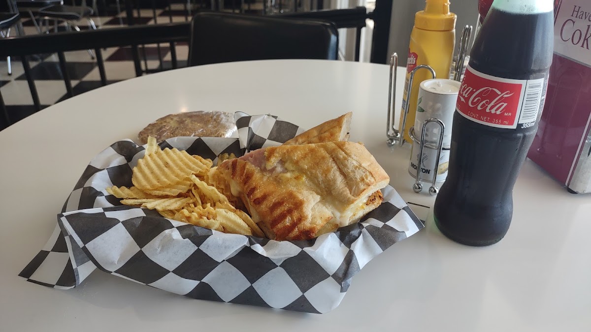 Robin's Nest Cafe at KEZF