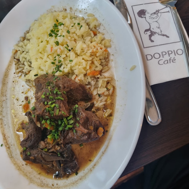 Carne A la Carelola Con Arroz