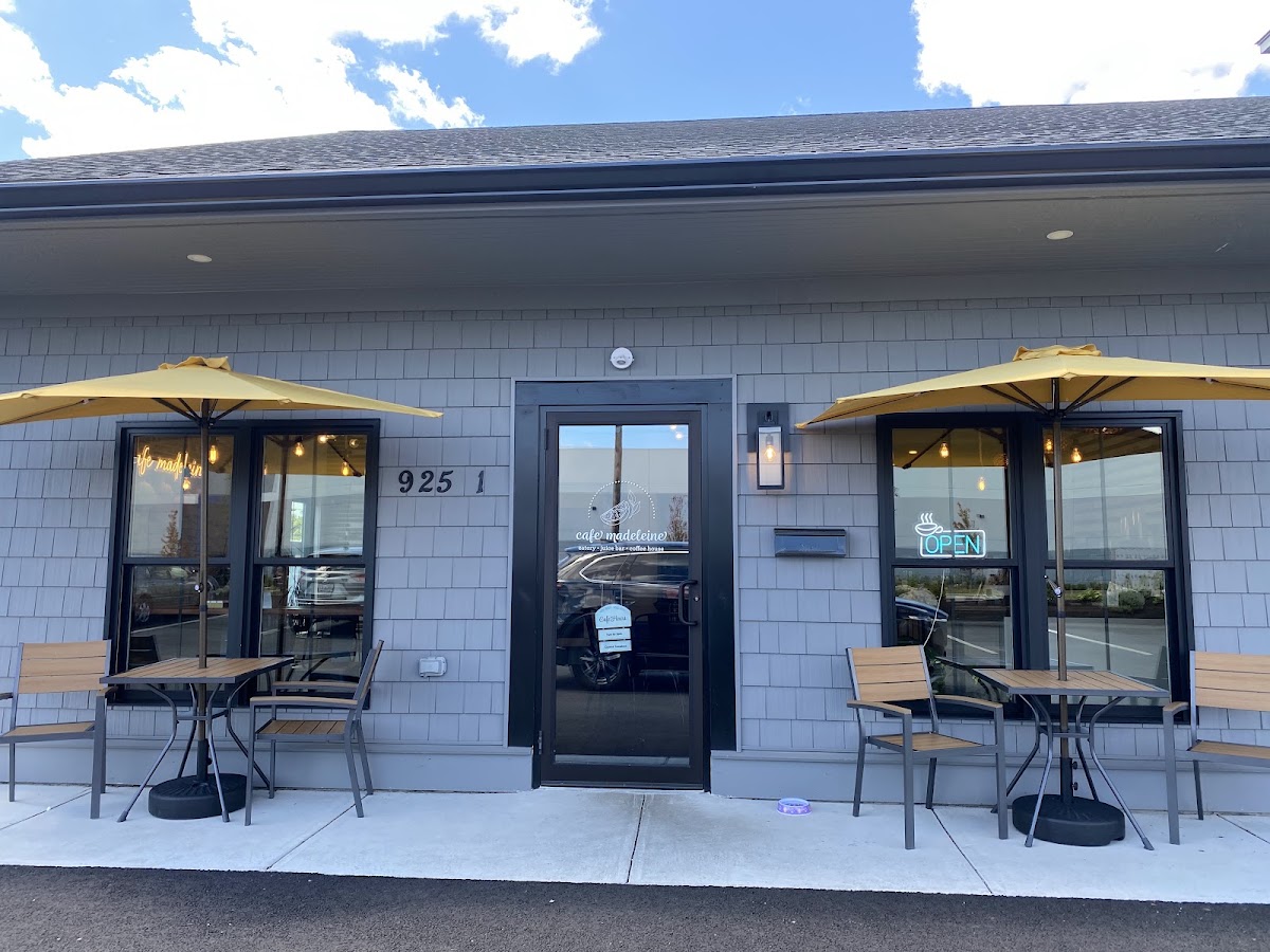 Cafe Madeleine