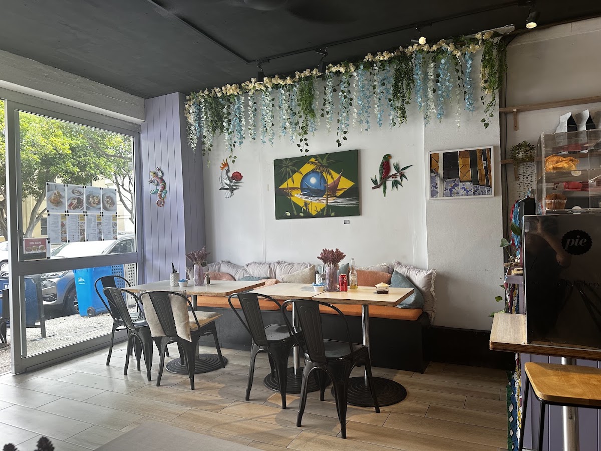 Dendê (Cafe, Restaurant & Pizza)