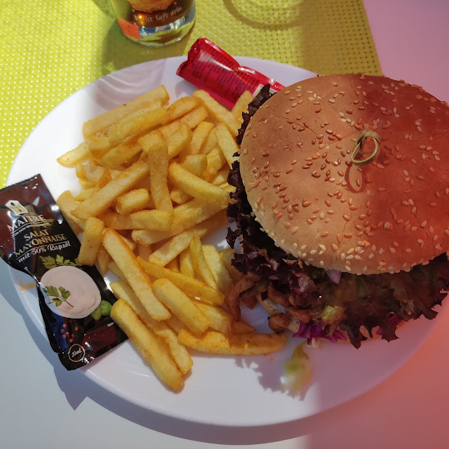 Gyrosburger Mit Pommes