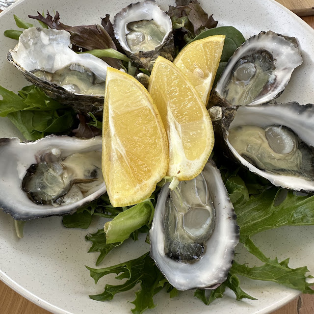 Natural Oysters