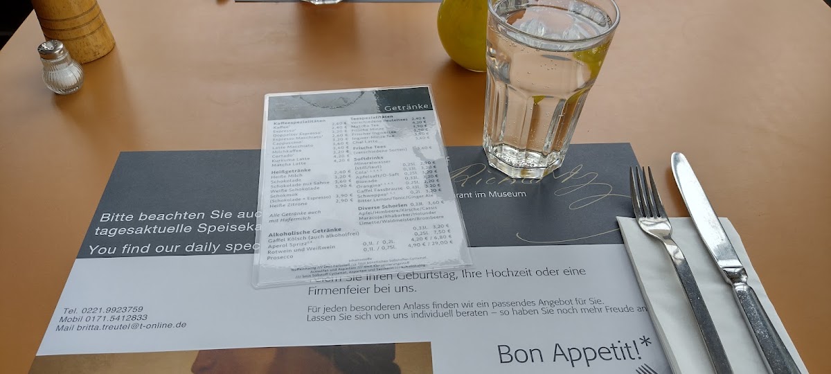 Wallraf-Richartz Cafe Restaurant im Museum menu board