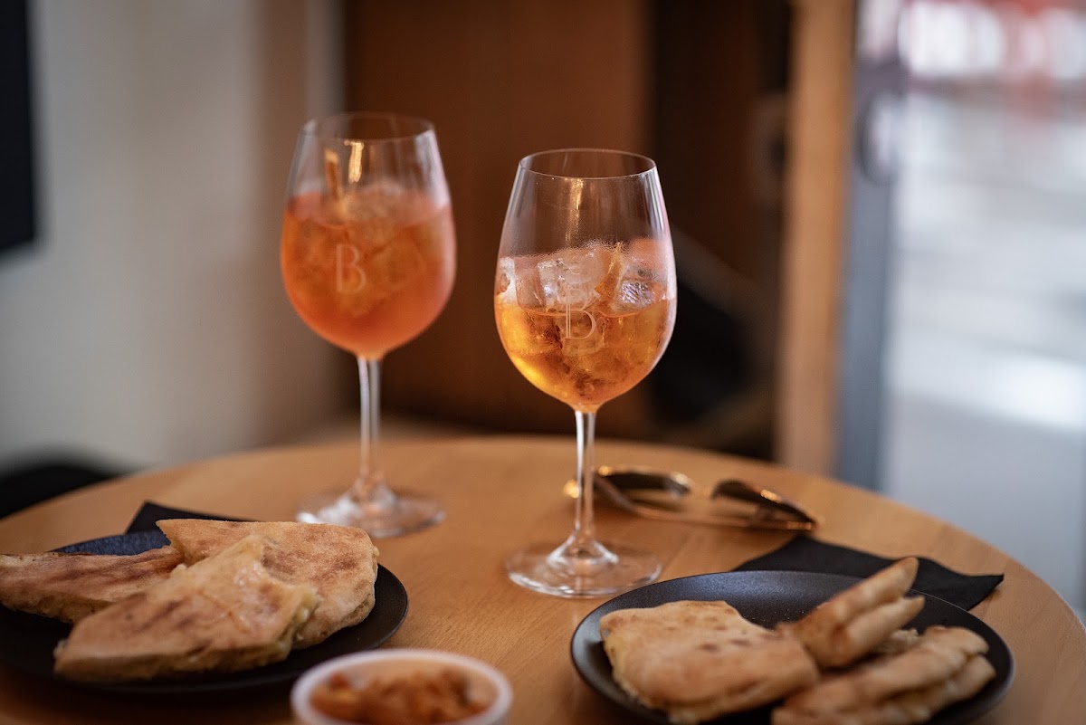 Bertoncello Cafe And Bar