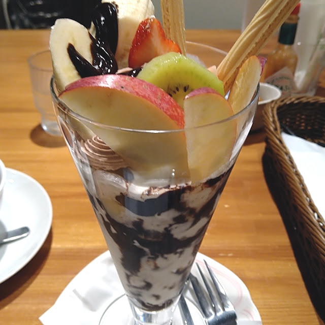 いちごパフェ