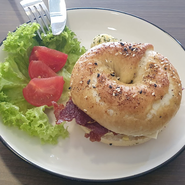 Breakfast Bagel