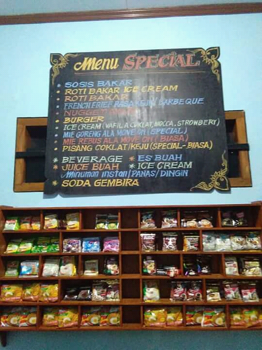 Move On Cafe menu board