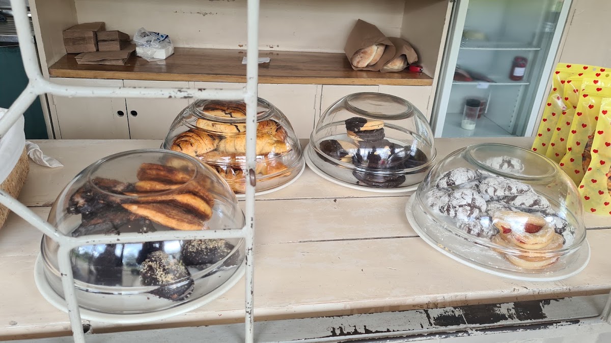 Tanz-Hand's Bakery