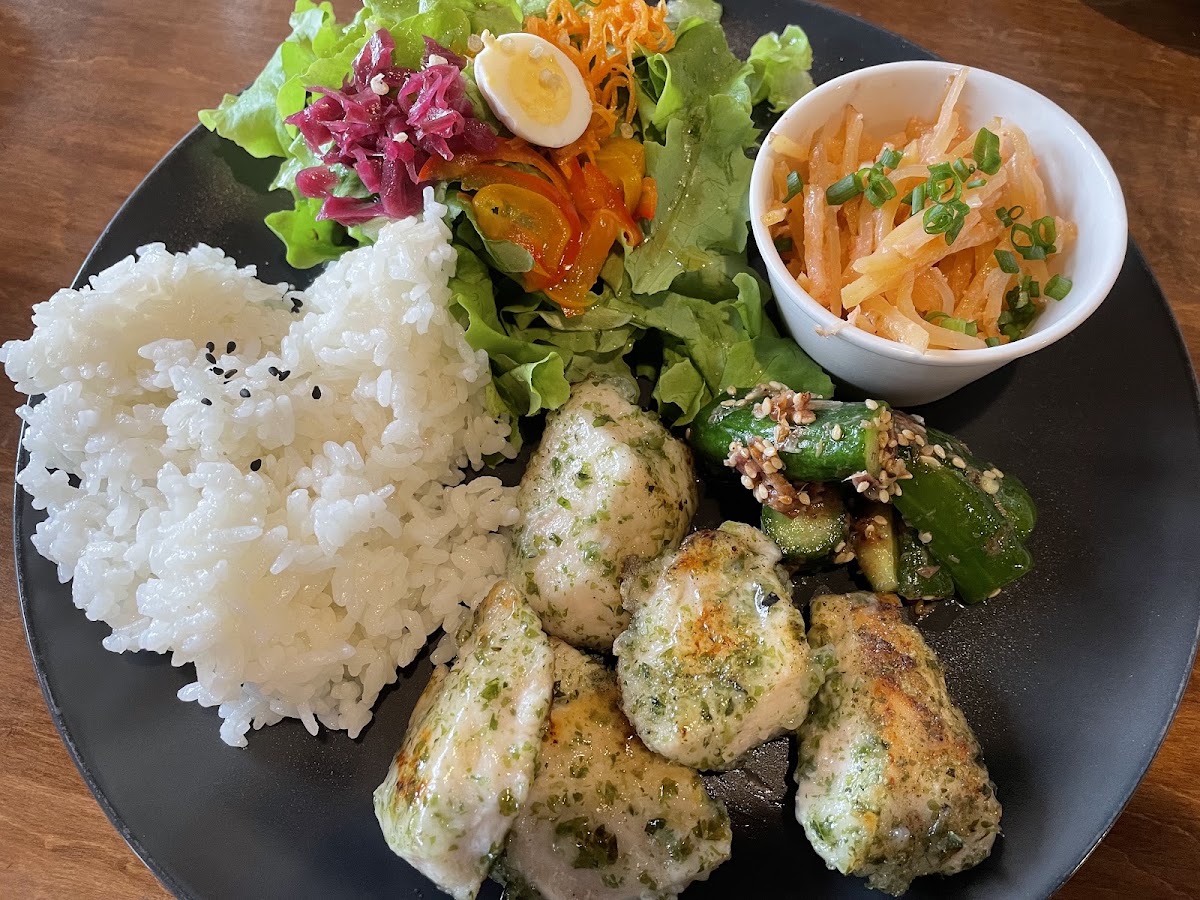 HARIYO（ハリヨ）