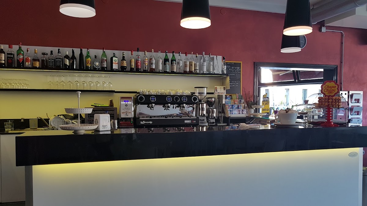 Yalin Café