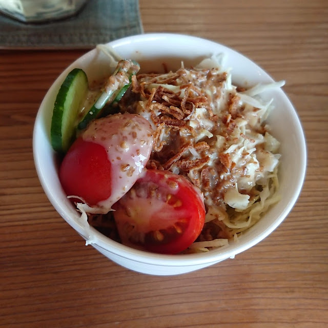 カツカレーのサラダ