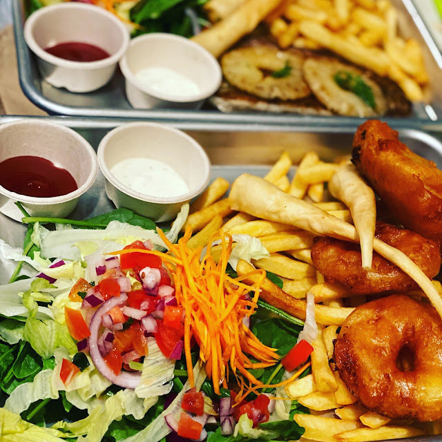 Spring Roll Prawn x4 and Chips
